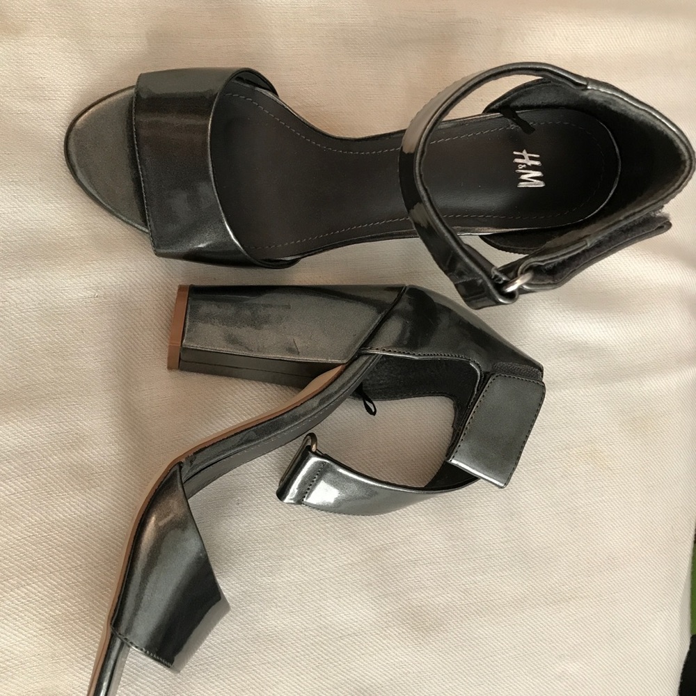 H & M Gray Velcro strap party sandal